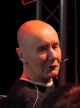 Irvine Welsh height profile photo