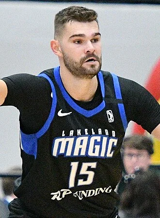 Isaac Humphries height profile photo