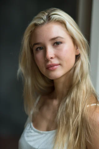Isabel May height profile photo