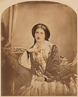 Isabella Beeton height profile photo