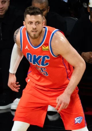 Isaiah Hartenstein height profile photo