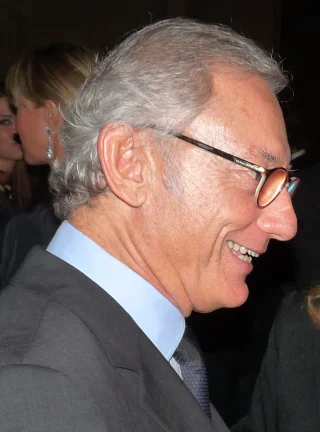 Isak Andic height profile photo