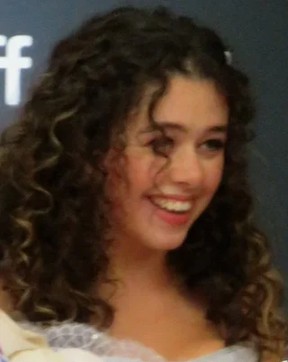 Isis Hainsworth height profile photo