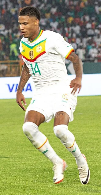 Ismail Jakobs height profile photo