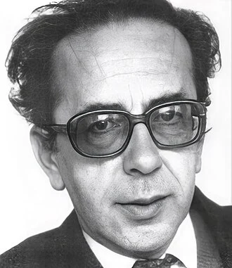 Ismail Kadare height profile photo