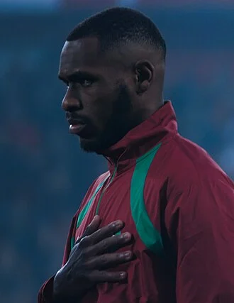 Issa Diop (footballer) height profile photo