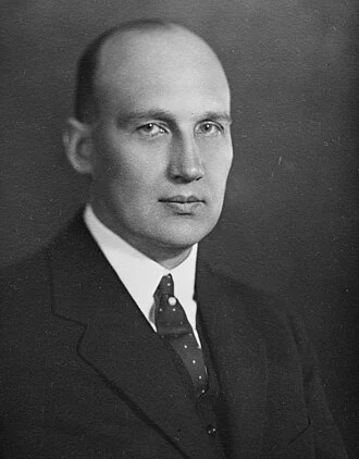 Ivar Kreuger height profile photo