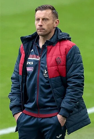 Ivica Olić height profile photo