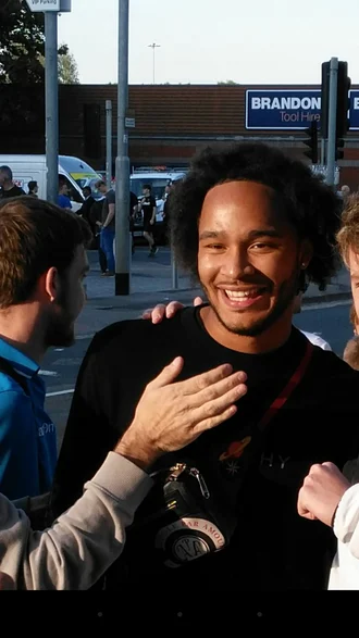 Izzy Brown height profile photo