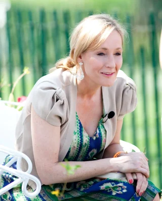 J. K. Rowling height profile photo