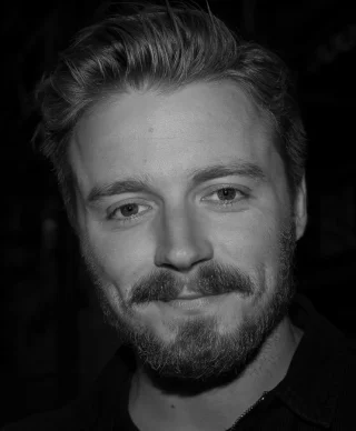 Jack Lowden height profile photo