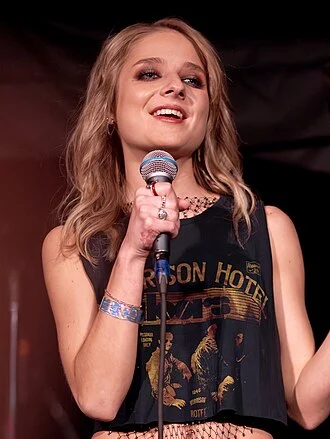 Jackie Evancho height profile photo