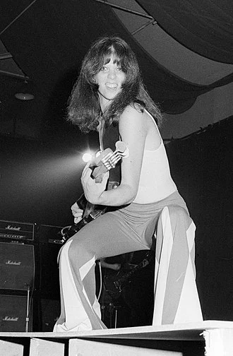 Jackie Fox height profile photo