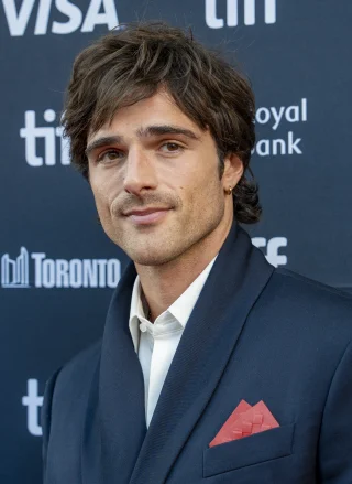 Jacob Elordi height profile photo
