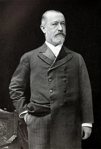 Jacob Schiff height profile photo