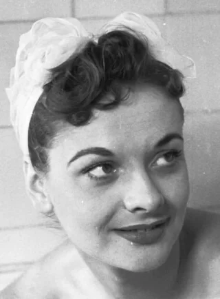 Jacqueline Hill height profile photo