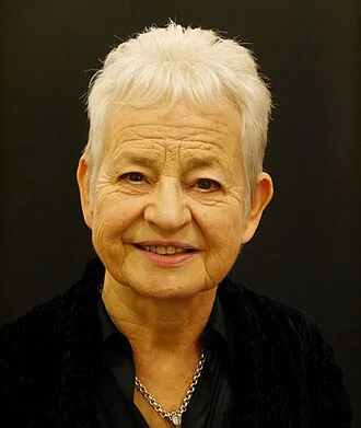 Jacqueline Wilson height profile photo