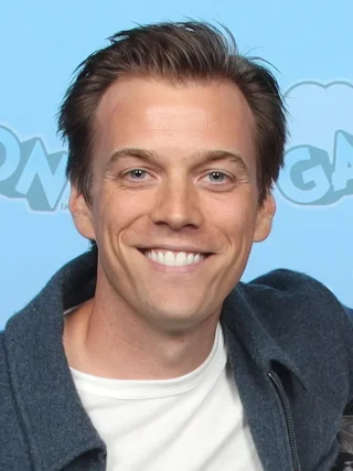 Jake Abel height profile photo