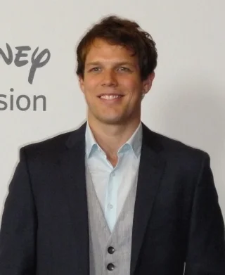 Jake Lacy height profile photo