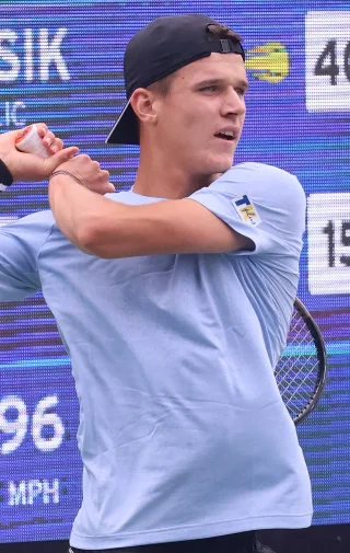 Jakub Menšík height profile photo