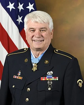 James McCloughan height profile photo