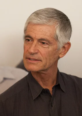 James Nachtwey height profile photo