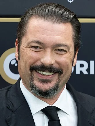 James Vanderbilt height profile photo