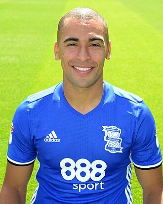 James Vaughan (footballer, born 1988) height profile photo