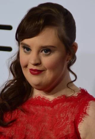 Jamie Brewer height profile photo
