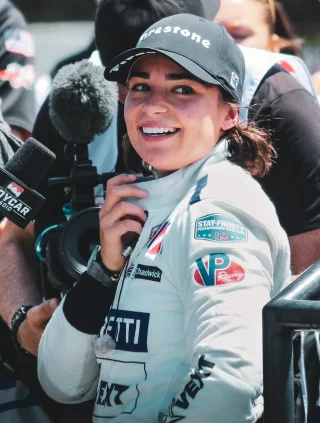Jamie Chadwick height profile photo