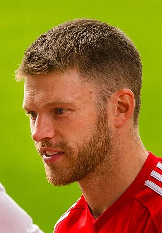 Jamie Mackie height profile photo