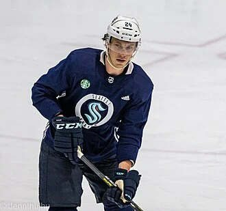 Jamie Oleksiak height profile photo
