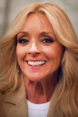 Jane Krakowski height profile photo