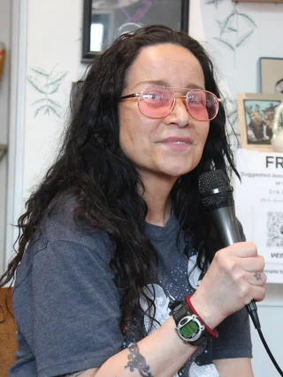 Janeane Garofalo height profile photo