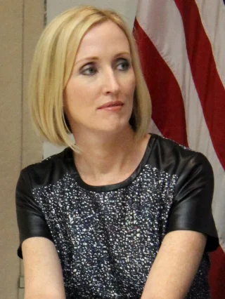 Janel Moloney height profile photo
