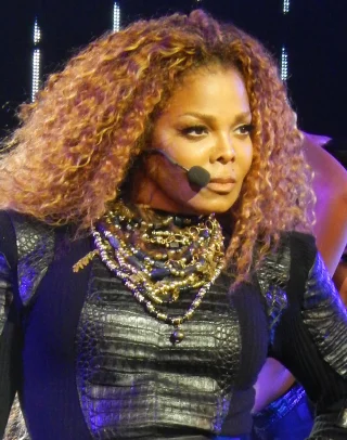 Janet Jackson height profile photo