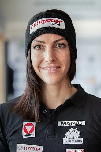 Janine Flock height profile photo