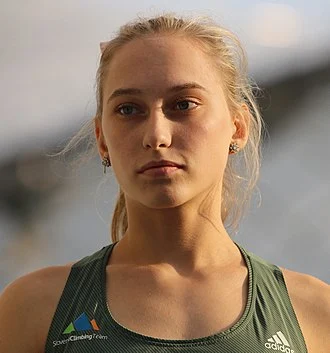 Janja Garnbret height profile photo