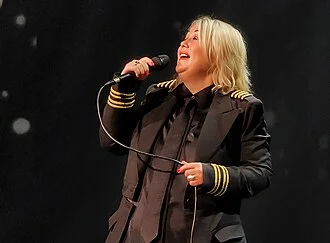 Jann Arden height profile photo
