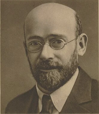 Janusz Korczak height profile photo