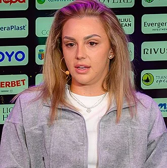 Jaqueline Cristian height profile photo
