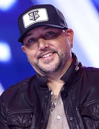 Jason Aldean height profile photo