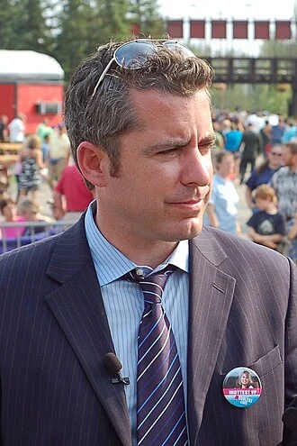Jason Jones (actor) height profile photo