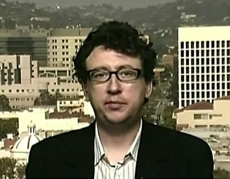 Jason Leopold height profile photo