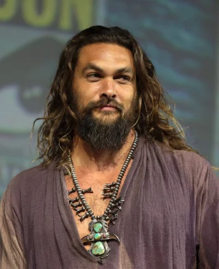 Jason Momoa height profile photo