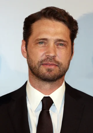 Jason Priestley height profile photo
