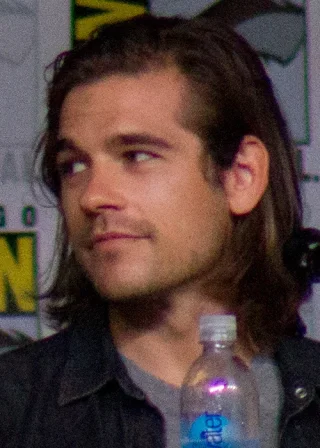 Jason Ralph height profile photo