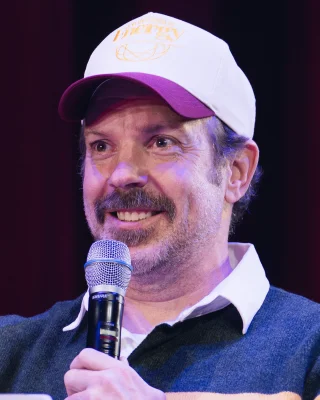 Jason Sudeikis height profile photo