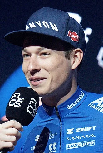 Jasper Philipsen height profile photo