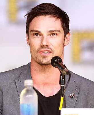 Jay Ryan (actor) height profile photo